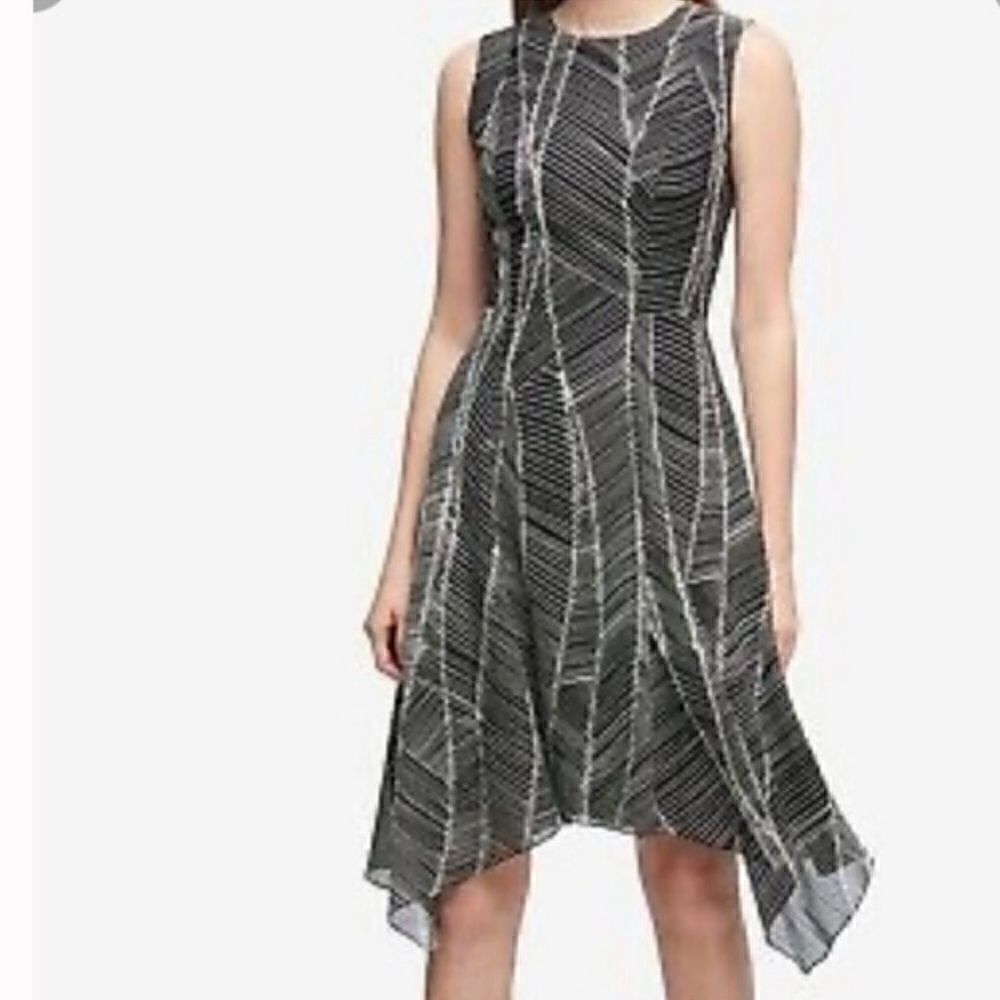 DKNY Sleeveless Print Shift Dress
